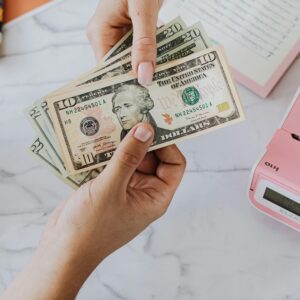 Read more about the article KB 비상금대출 한도와 금리 조건 안내
